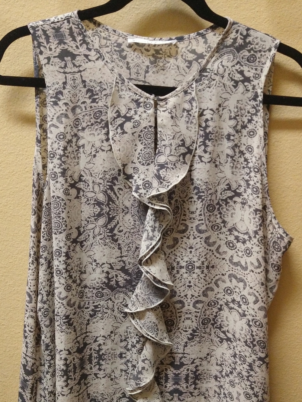 Violet & Claire Cream and Gray Floral Ruffle Sleeveless Blouse